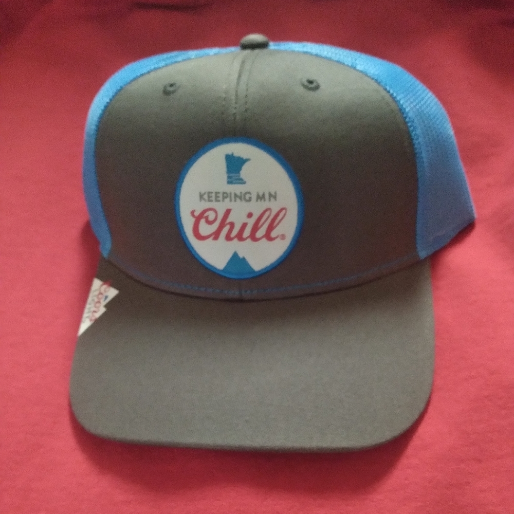 NWOT Coors Light Beer Trucker/Baseball Cap Hat Minnesota